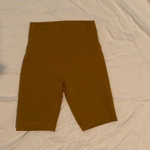 Lululemon bicycle athletic shorts- worn once - like new